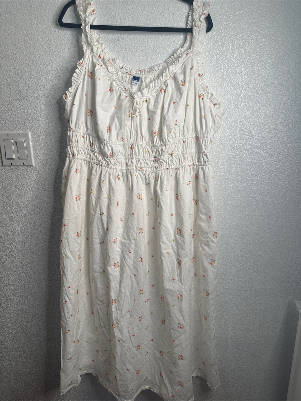 Old navy White Floral Sundress with Smocked Waist size 3x cotton, cottagecore